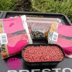 Willy Worms Red Pinkies Live Bait